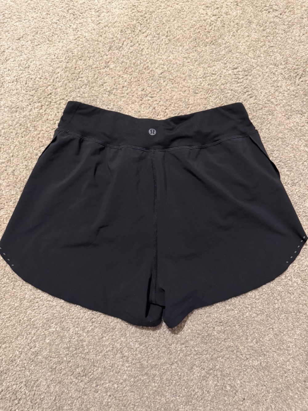 Lululemon - Picture 2 of 3